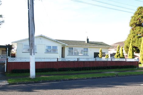 Photo of property in 38 Raglan Street, Mangere East, Auckland, 2024