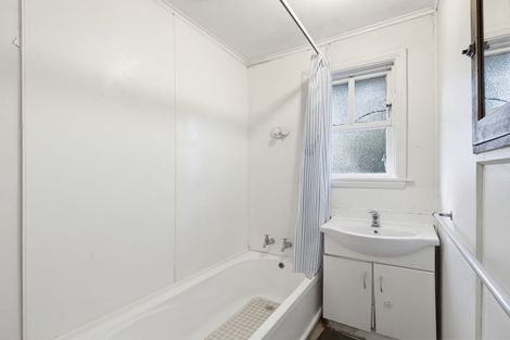 Photo of property in 14 Karamu Street, Upper Riccarton, Christchurch, 8041