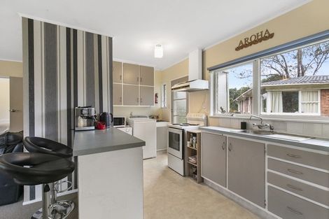 Photo of property in 2/53 Ayton Drive, Totara Vale, Auckland, 0629