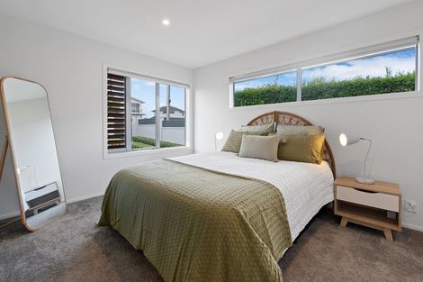 Photo of property in 18 Ridge Road, Waiake, Auckland, 0630