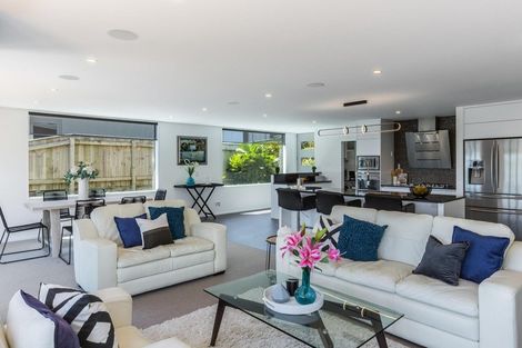 Photo of property in 10 Hanmer Cove, Aotea, Porirua, 5024