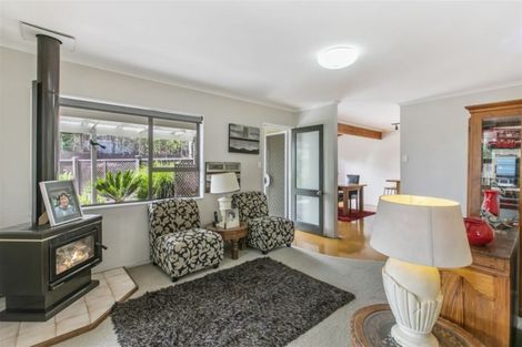 Photo of property in 158 Luckens Road, West Harbour, Auckland, 0618