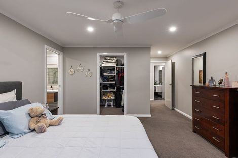 Photo of property in 3 Silicon Way, Fitzherbert, Palmerston North, 4410