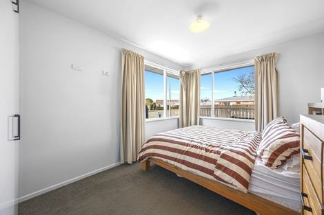 Photo of property in 12 Rosanna Place, Aranui, Christchurch, 8061