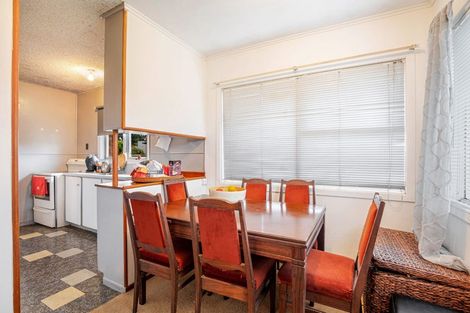 Photo of property in 35 Hereford Street, Te Atatu Peninsula, Auckland, 0610