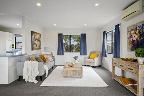 Photo of property in 2a Richardson Avenue, Pukekohe, 2120