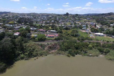 Photo of property in 31 Kowhai Street, Helensville, 0800
