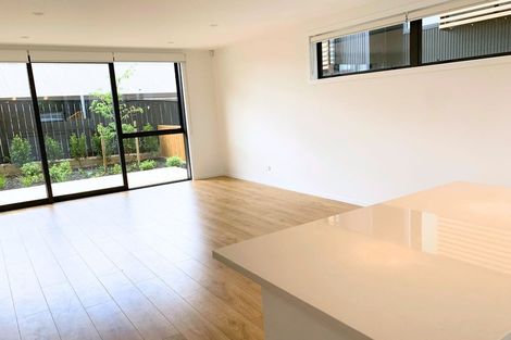 Photo of property in 12 Mokopiko Court, Beach Haven, Auckland, 0626