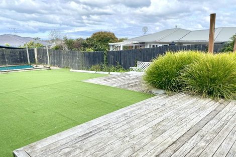Photo of property in 12 Locket Road, Glenfield, Auckland, 0629