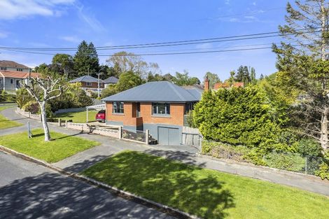 Photo of property in 1 Centennial Avenue, Helensburgh, Dunedin, 9010