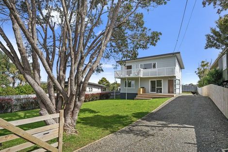 Photo of property in 8 James Mcleod Road, Shelly Beach, Helensville, 0874