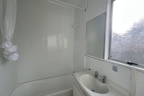 Photo of property in 33 Selak Place, Glen Eden, Auckland, 0602