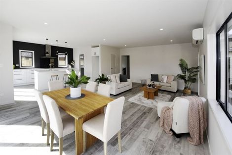 Photo of property in 17 Papa Orchard Drive, Kumeu, 0810