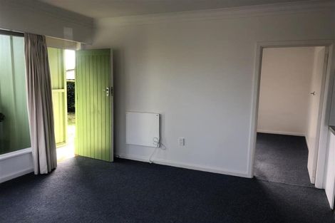 Photo of property in 16 Howard Road, Taradale, Napier, 4112