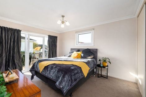 Photo of property in 18 Delaware Crescent, Russley, Christchurch, 8042