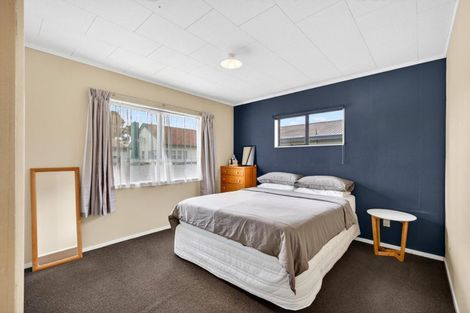 Photo of property in 2/27 Nuffield Avenue, Marewa, Napier, 4110