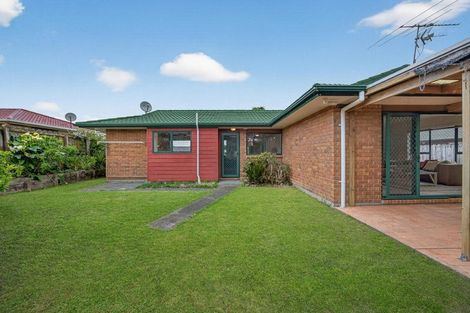 Photo of property in 16 Newbegin Place, Weymouth, Auckland, 2103