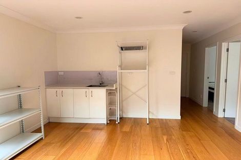 Photo of property in 16 Para Close, Fairview Heights, Auckland, 0632