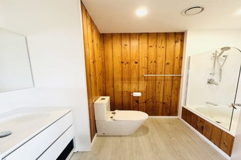 Photo of property in 1413 Whangaparaoa Road, Army Bay, Whangaparaoa, 0930