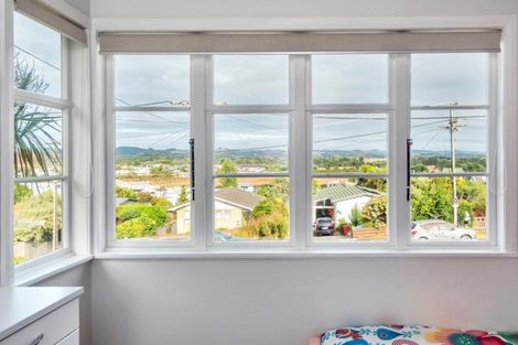 Photo of property in 19 Porter Crescent, Helensville, 0800