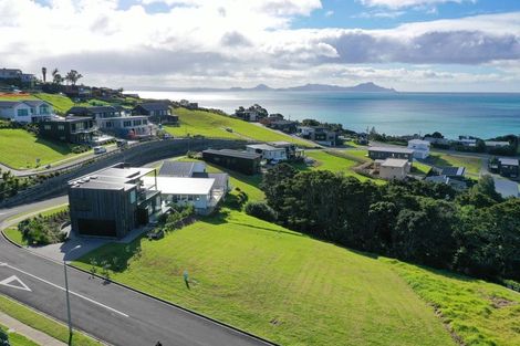 Photo of property in 3 Starlight Place, Langs Beach, 0582