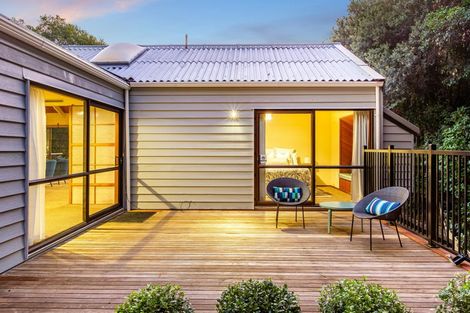 Photo of property in 49 Bayview Road, Paremata, Porirua, 5024