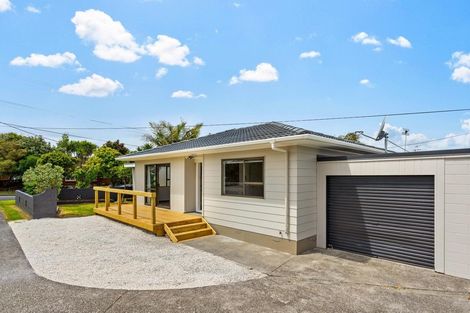 Photo of property in 9 Rewarewa Road, Te Atatu Peninsula, Auckland, 0610