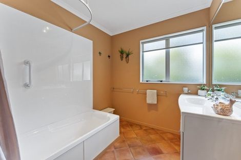 Photo of property in 6 Cousins Avenue East, Foxton Beach, Foxton, 4815