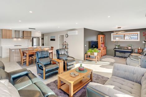 Photo of property in 23 Kereru Crescent, Wanaka, 9305