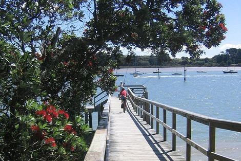 Photo of property in The Haven, 15/120 Beach Haven Road, Beach Haven, Auckland, 0626