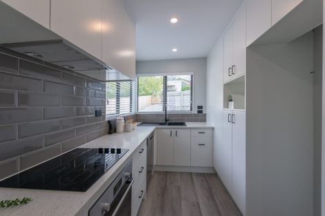 Photo of property in 6b Zingaro Place, Massey, Auckland, 0614