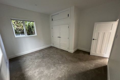 Photo of property in 10a Oriental Terrace, Mount Victoria, Wellington, 6011