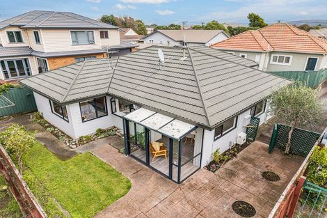Photo of property in 2/25 Vincent Street, Waterloo, Lower Hutt, 5011