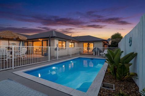 Photo of property in 24 Raiha Street, Papamoa Beach, Papamoa, 3118