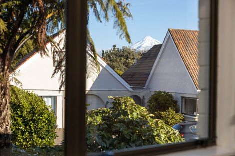 Photo of property in 20a John Guthrie Place, Merrilands, New Plymouth, 4312