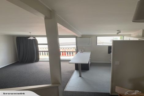 Photo of property in 21f8 Collins Avenue, Tawa, Wellington, 5028
