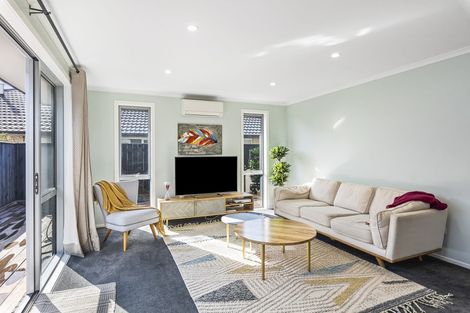 Photo of property in 35 Pohe Street, Waikanae, 5036