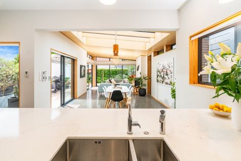 Photo of property in 35 Queen Street, Mount Victoria, Wellington, 6011