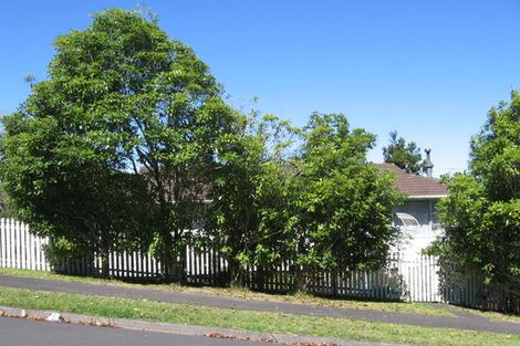 Photo of property in 4 Magdalen Place, West Harbour, Auckland, 0618