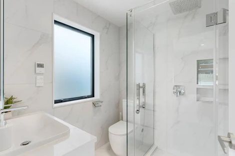 Photo of property in 17 Kathleen Street, Totara Vale, Auckland, 0627
