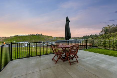 Photo of property in 4 Kihona Rise, Pyes Pa, Tauranga, 3112