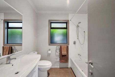 Photo of property in 2/1 The Moorings, Two Mile Bay, Taupo, 3330