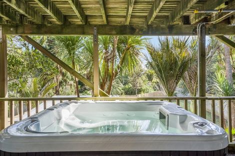 Photo of property in 78 Domain Crescent, Muriwai, 0881