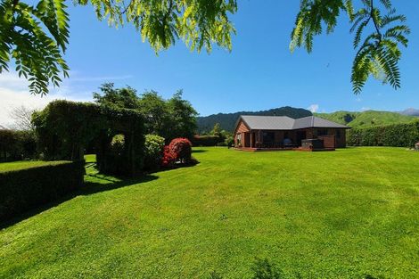 Photo of property in 66 Pohutukawa Drive, Levin, 5571