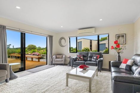 Photo of property in 98 Pitt Road, Hillsborough, New Plymouth, 4372