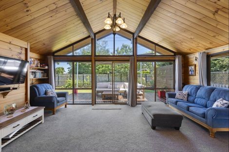 Photo of property in 12 Woodleigh Street, Frankleigh Park, New Plymouth, 4310
