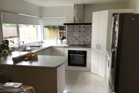 Photo of property in 11 Gloria Avenue, Te Atatu Peninsula, Auckland, 0610