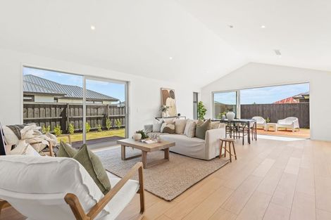 Photo of property in 52 Greig Crescent, Amberley, 7410