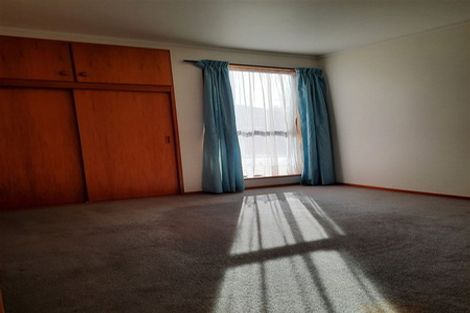 Photo of property in 3 Broadfell Avenue, Avonhead, Christchurch, 8042