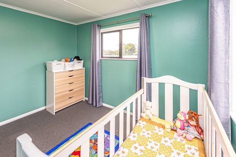 Photo of property in 24 Selwyn Crescent, College Estate, Whanganui, 4500